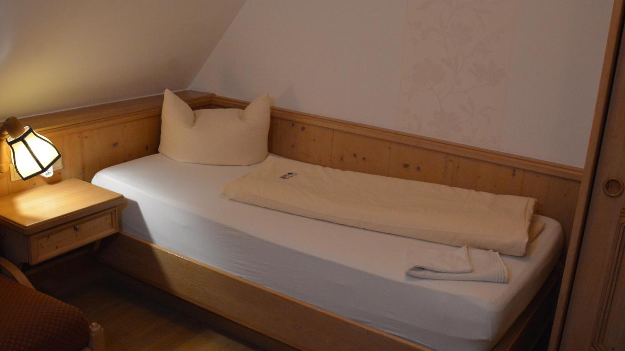 Hotel-Gasthof Zur Rose Weißenhorn Δωμάτιο φωτογραφία