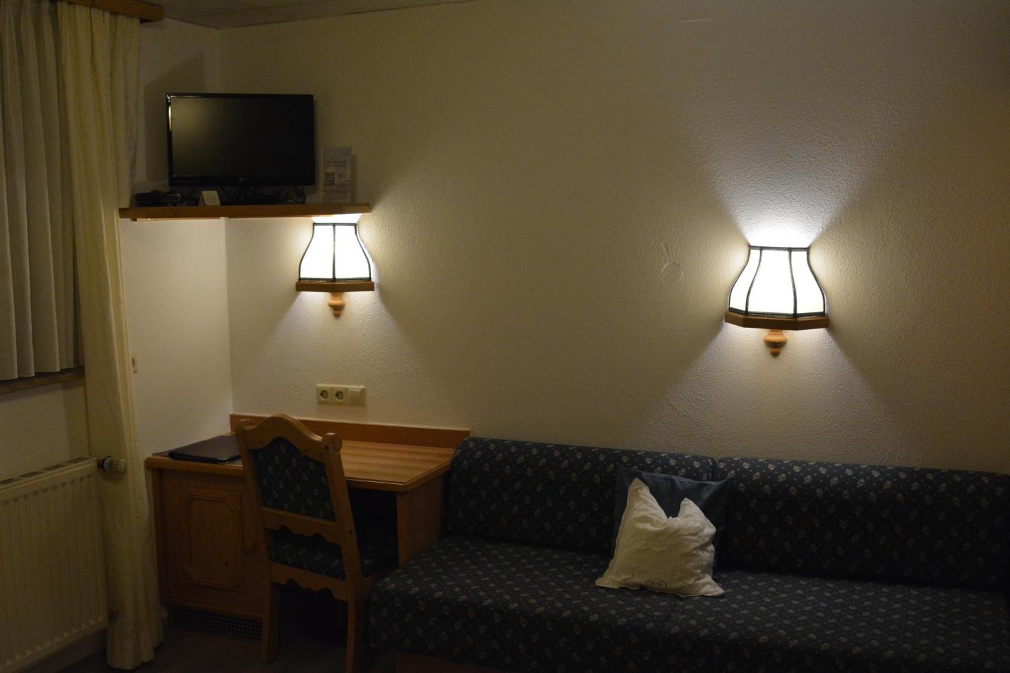 Hotel-Gasthof Zur Rose Weißenhorn Δωμάτιο φωτογραφία