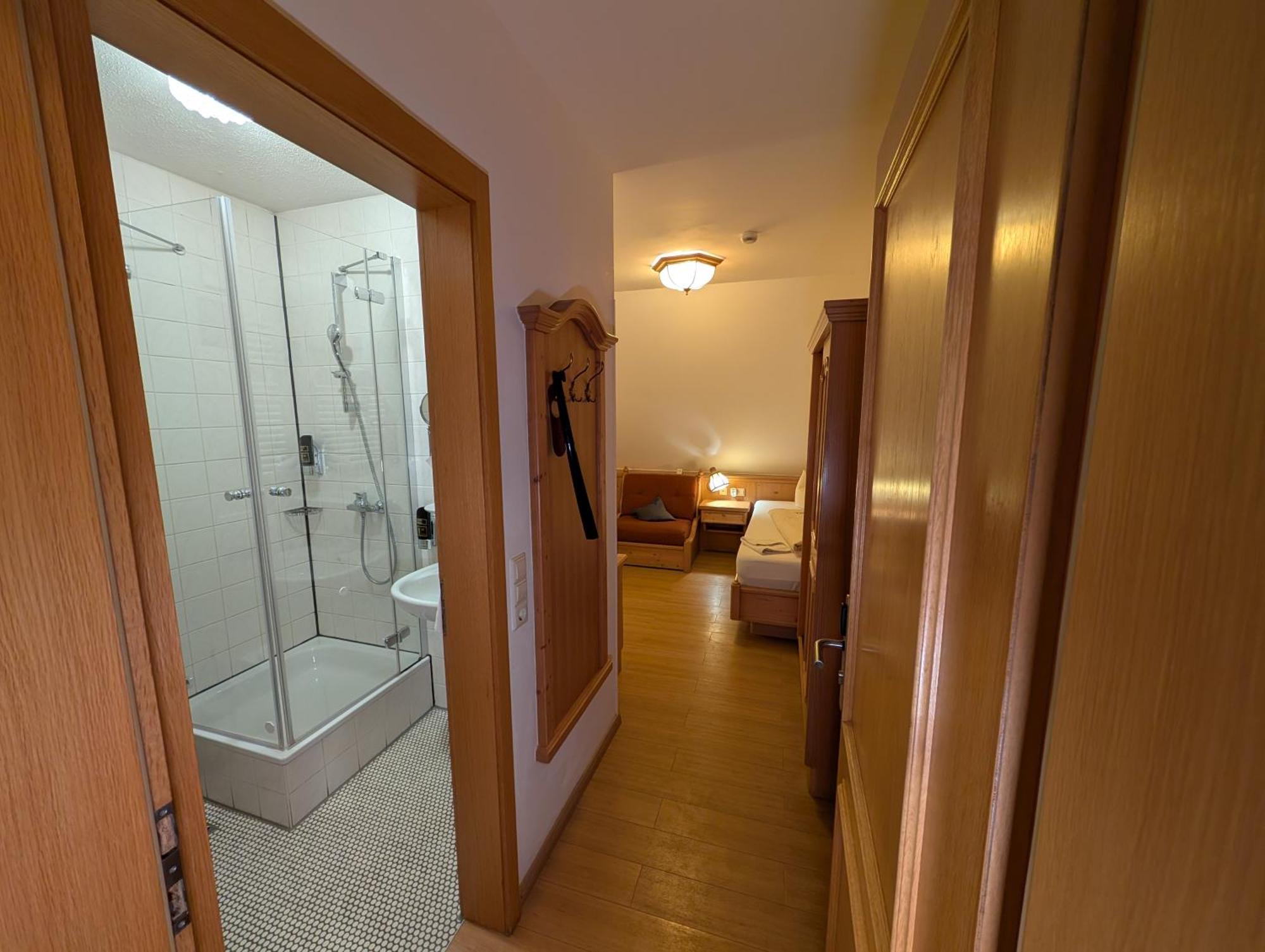 Hotel-Gasthof Zur Rose Weißenhorn Δωμάτιο φωτογραφία