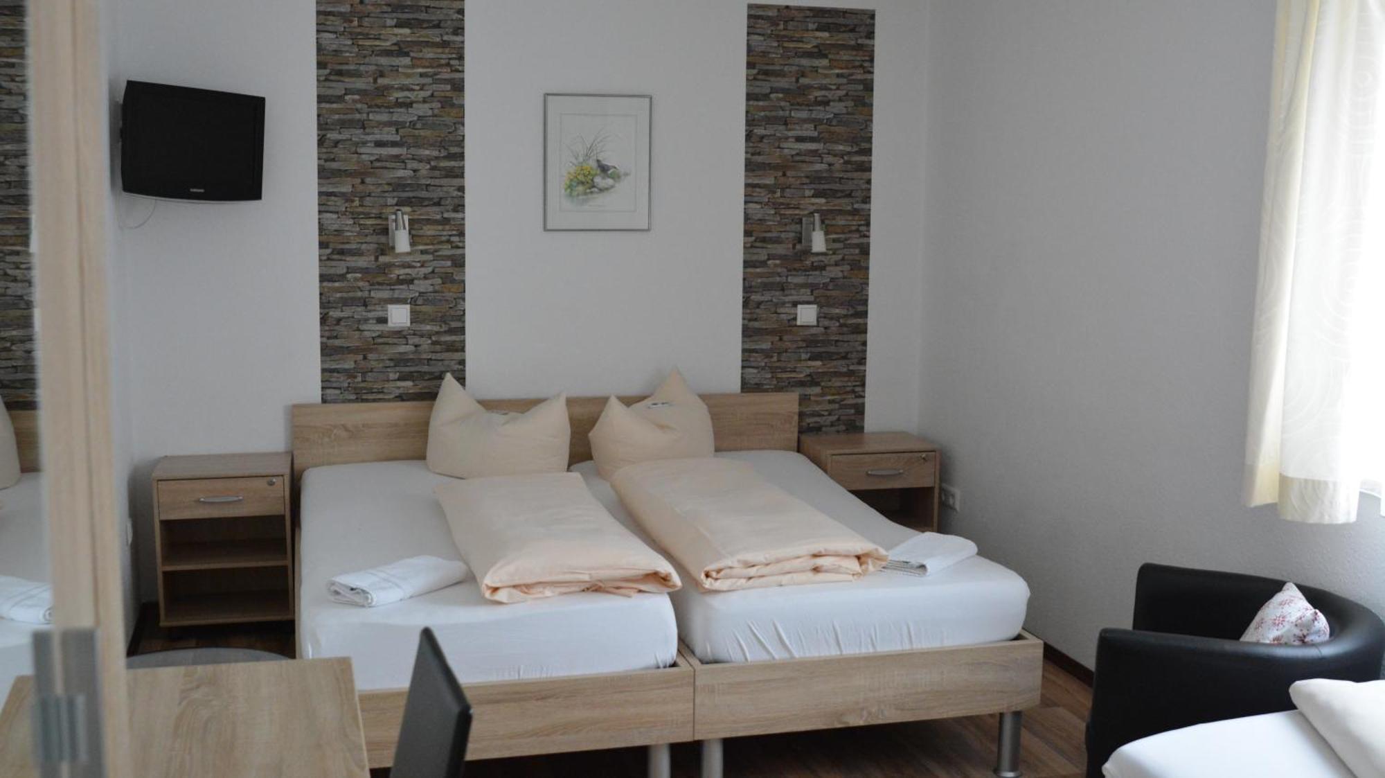 Hotel-Gasthof Zur Rose Weißenhorn Δωμάτιο φωτογραφία