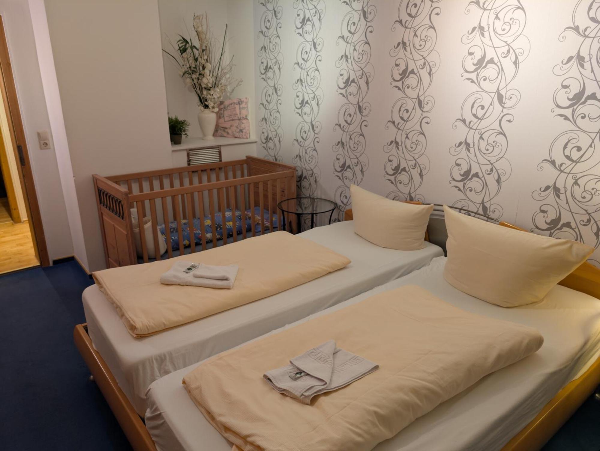 Hotel-Gasthof Zur Rose Weißenhorn Δωμάτιο φωτογραφία