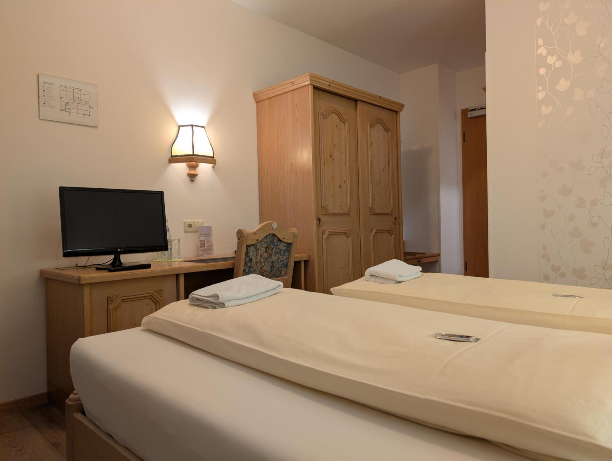 Hotel-Gasthof Zur Rose Weißenhorn Δωμάτιο φωτογραφία