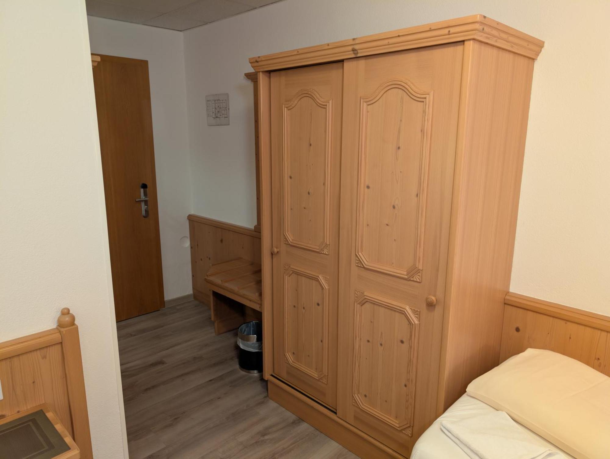 Hotel-Gasthof Zur Rose Weißenhorn Δωμάτιο φωτογραφία