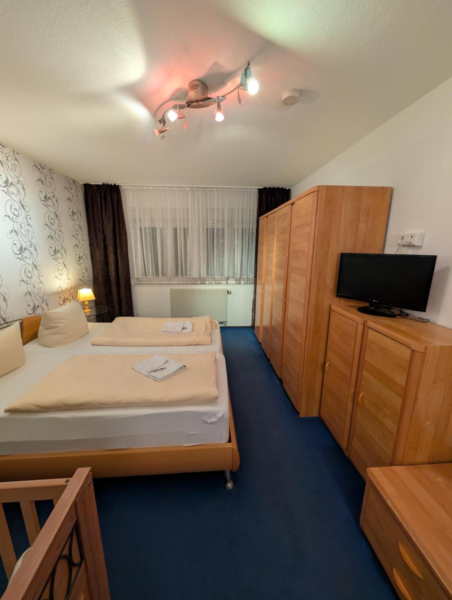 Hotel-Gasthof Zur Rose Weißenhorn Δωμάτιο φωτογραφία